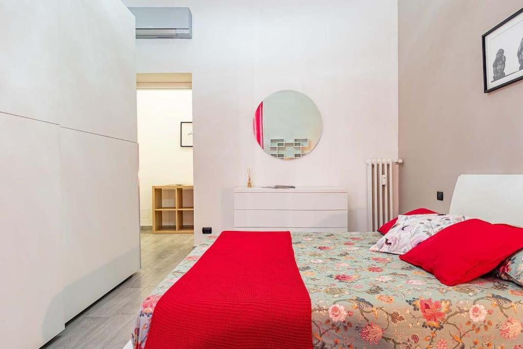 Guest Planet - Modern Flat Centrale M2 Milan Bagian luar foto