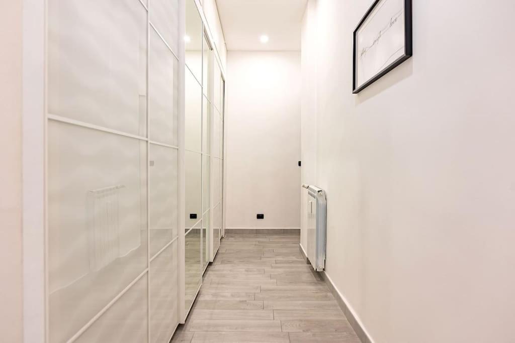 Guest Planet - Modern Flat Centrale M2 Milan Bagian luar foto