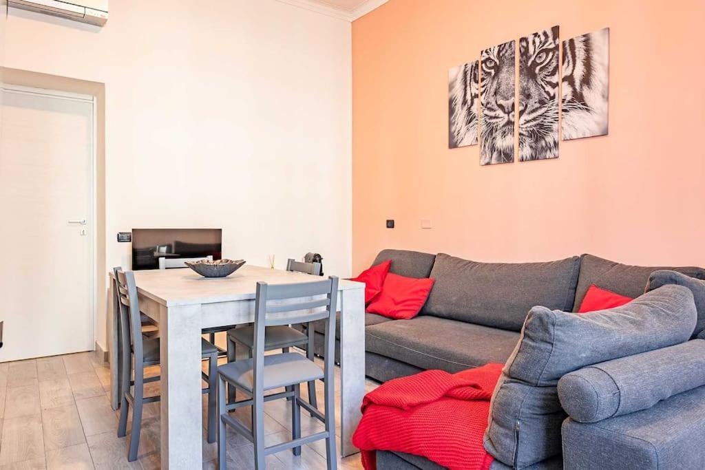 Guest Planet - Modern Flat Centrale M2 Milan Bagian luar foto