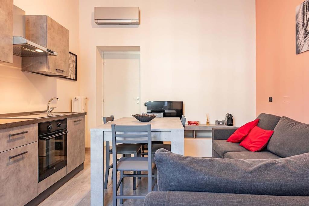 Guest Planet - Modern Flat Centrale M2 Milan Bagian luar foto