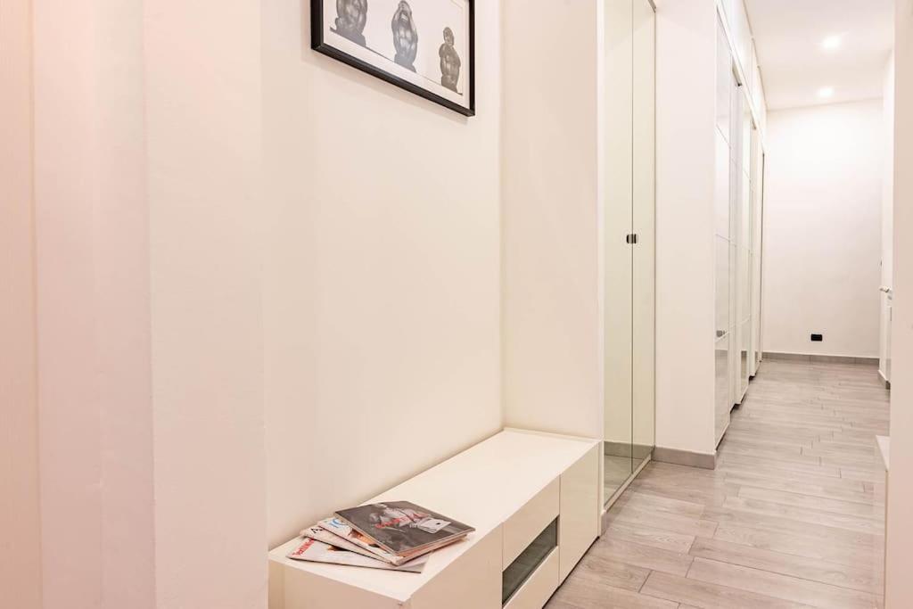 Guest Planet - Modern Flat Centrale M2 Milan Bagian luar foto
