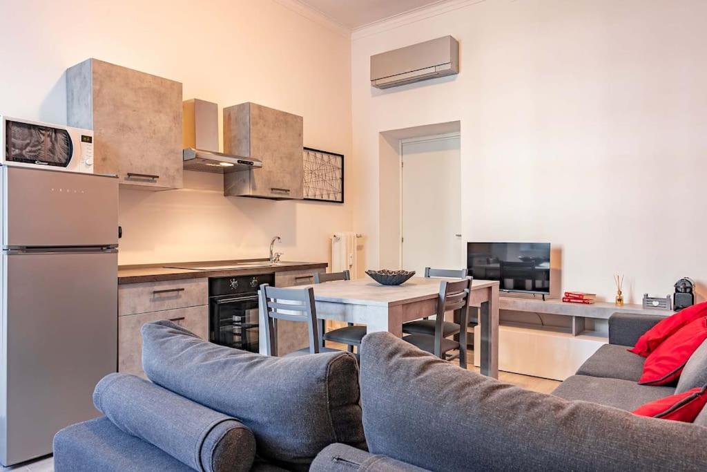 Guest Planet - Modern Flat Centrale M2 Milan Bagian luar foto